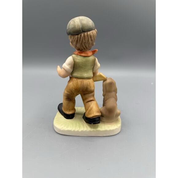 Royal Crown Figurine Of A Boy And His Loyal Dog Hunting, made in Japan. - Picture 3 of 6